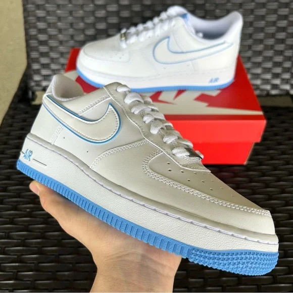 NIKE AIR FORCE 1 '07 WHITE UNIVERSITY BLUE Size 7 - Picture 1 of 5